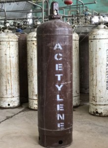 Axetylen (C2H2)